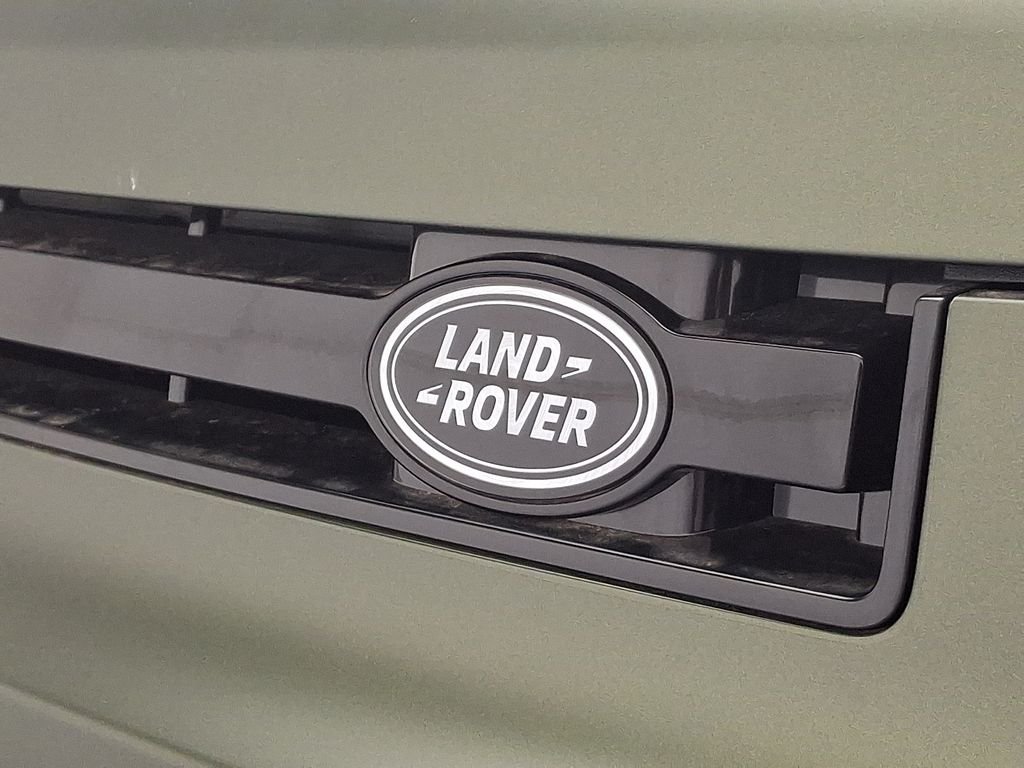New 2026 Woolstone Green Land Rover X-Dynamic SE image 21