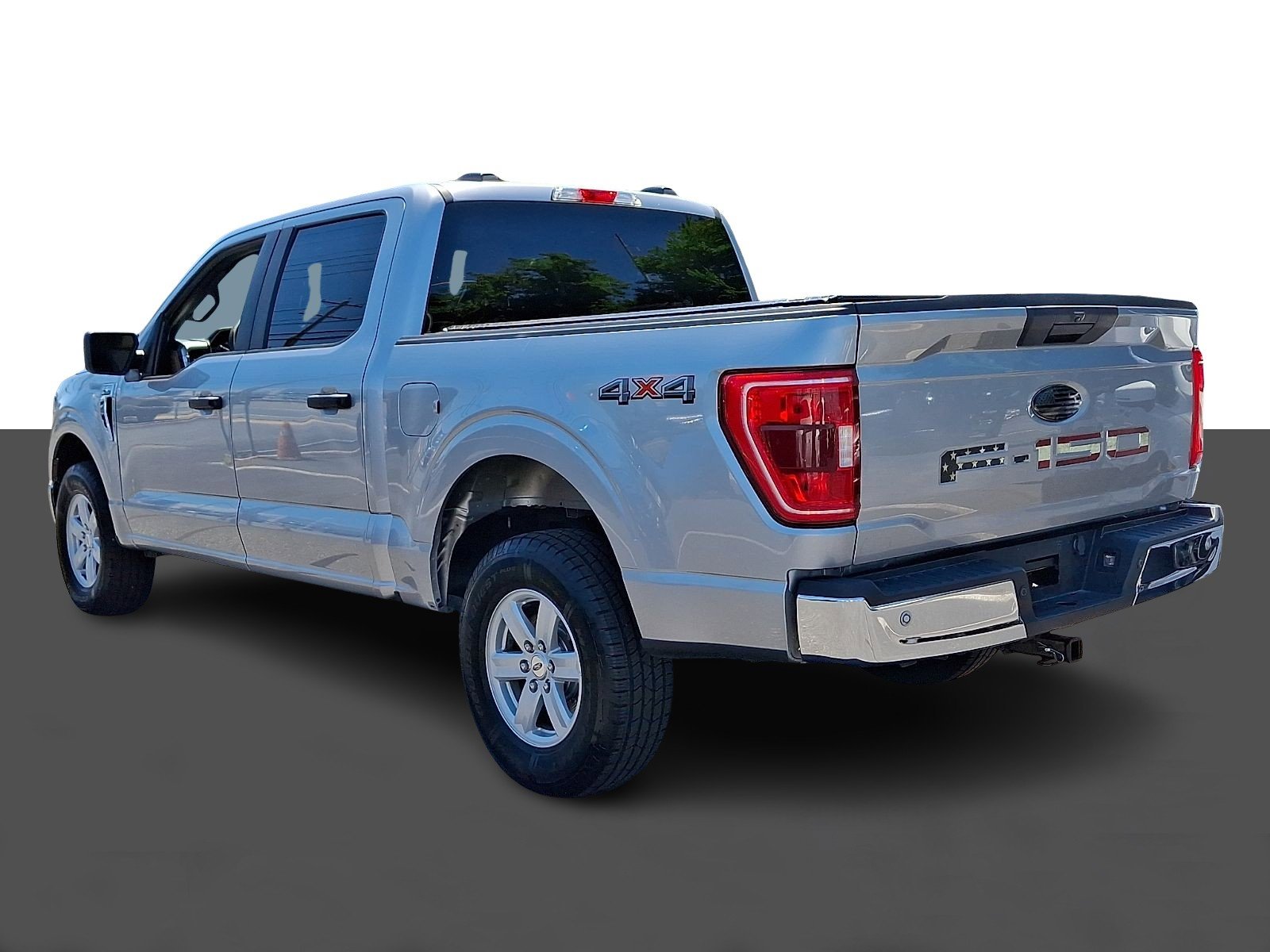 Used 2023 Iconic Silver Metallic Ford XLT image 4