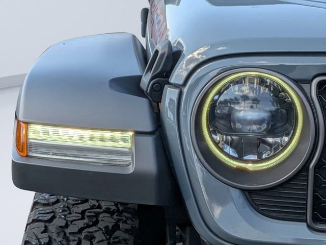 Used 2024 Gray Jeep Rubicon image 9