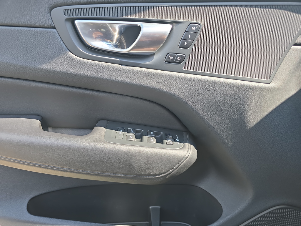 2023 Volvo XC60 Plus - Photo 26