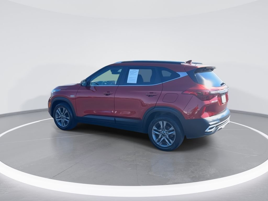 Used 2023 Orange Kia S image 6