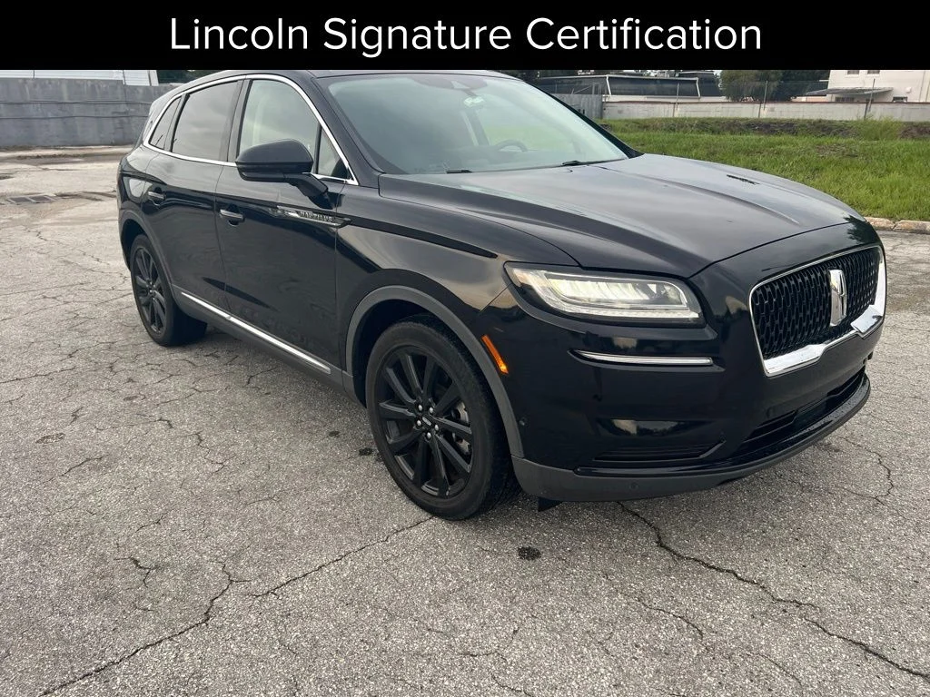 Used 2022 Black Lincoln Reserve image 1
