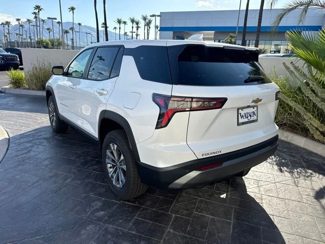 New 2027 White Chevrolet LT image 4