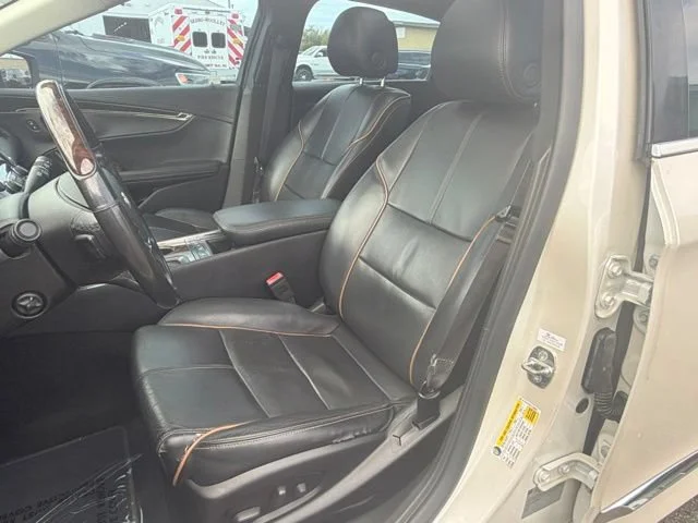 Used 2014 White Diamond Tricoat Chevrolet LTZ image 20