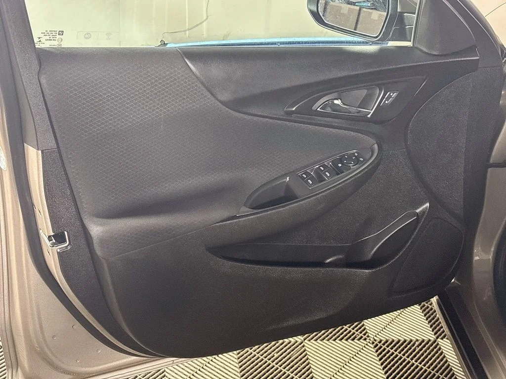 Used 2025 Gray Chevrolet LT image 10