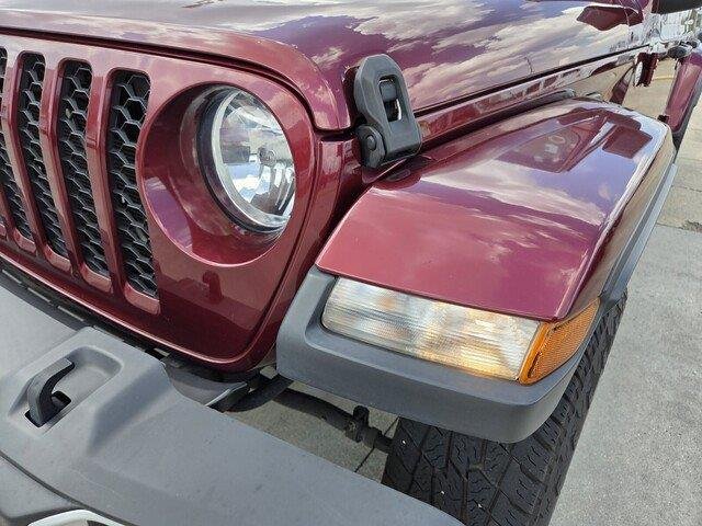 Used 2021 Snazzberry Pearlcoat Jeep Sport S image 10