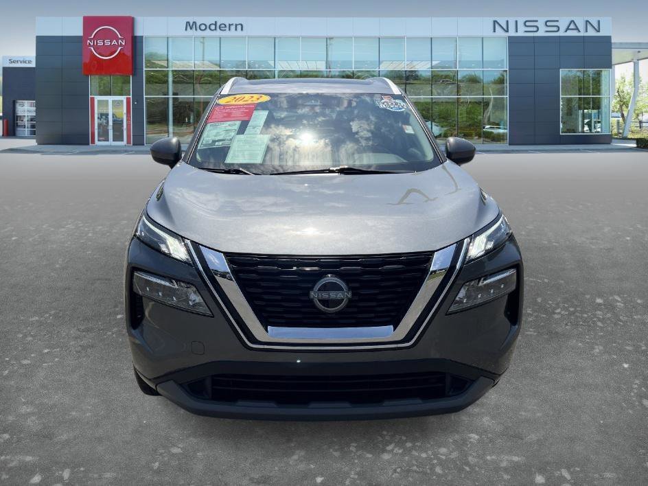 Used 2023 Gun Metallic Nissan SV image 2