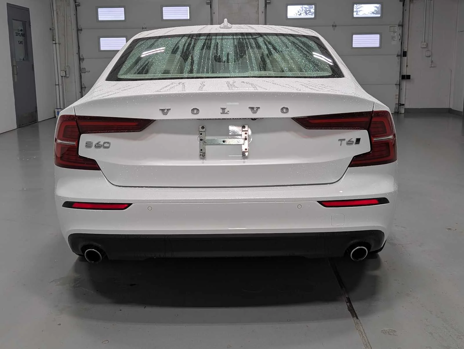 Used 2020  Volvo Momentum image 9