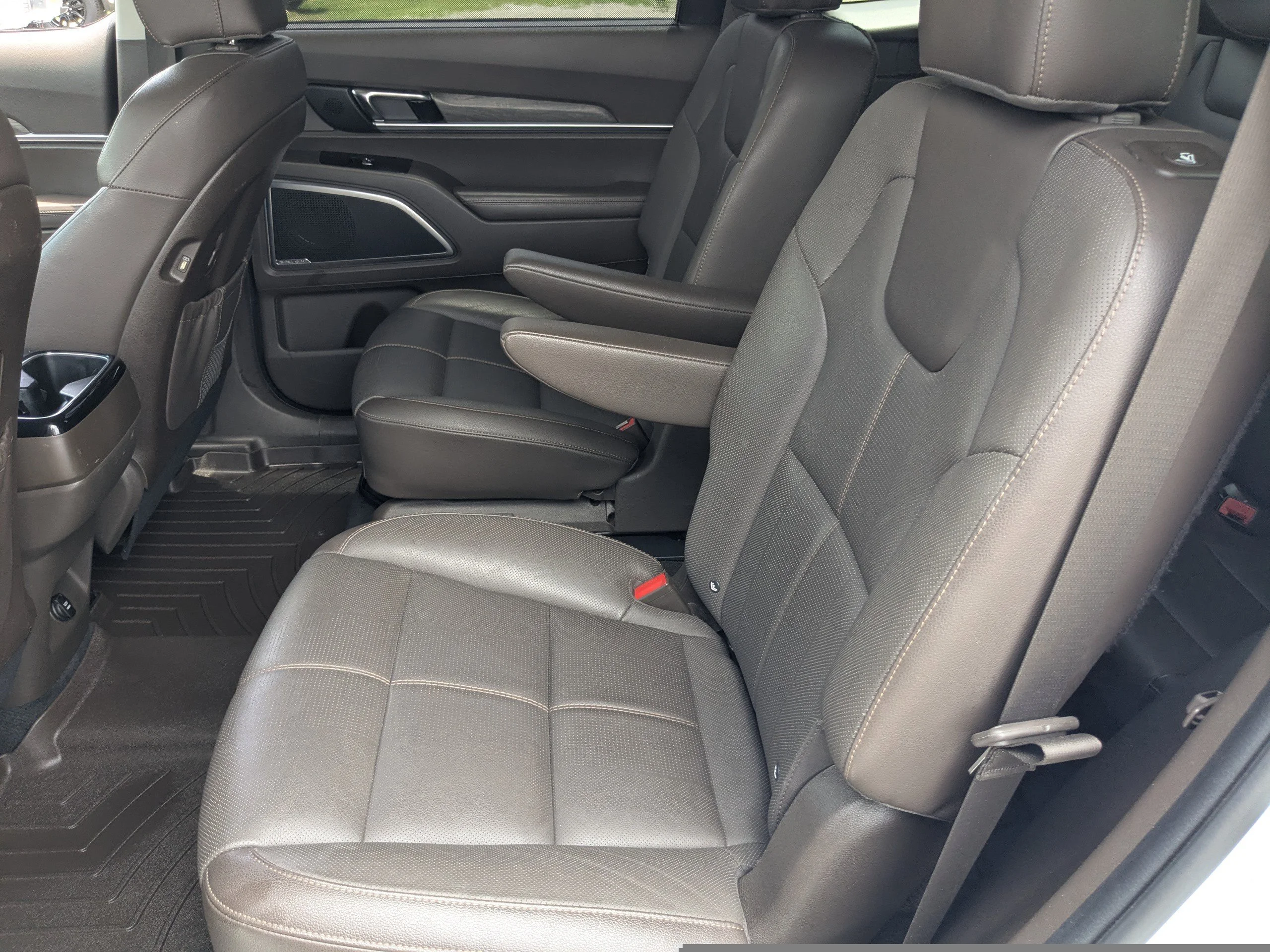 Used 2022 White Kia SX image 14