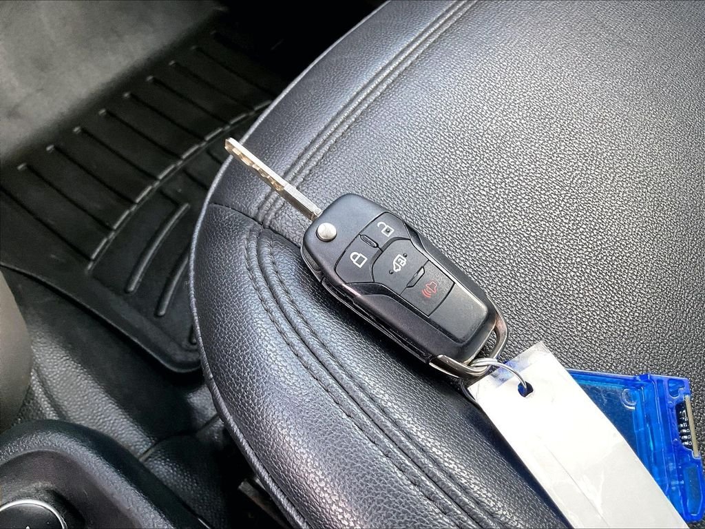 Used 2019 Frozen White Ford XL image 26
