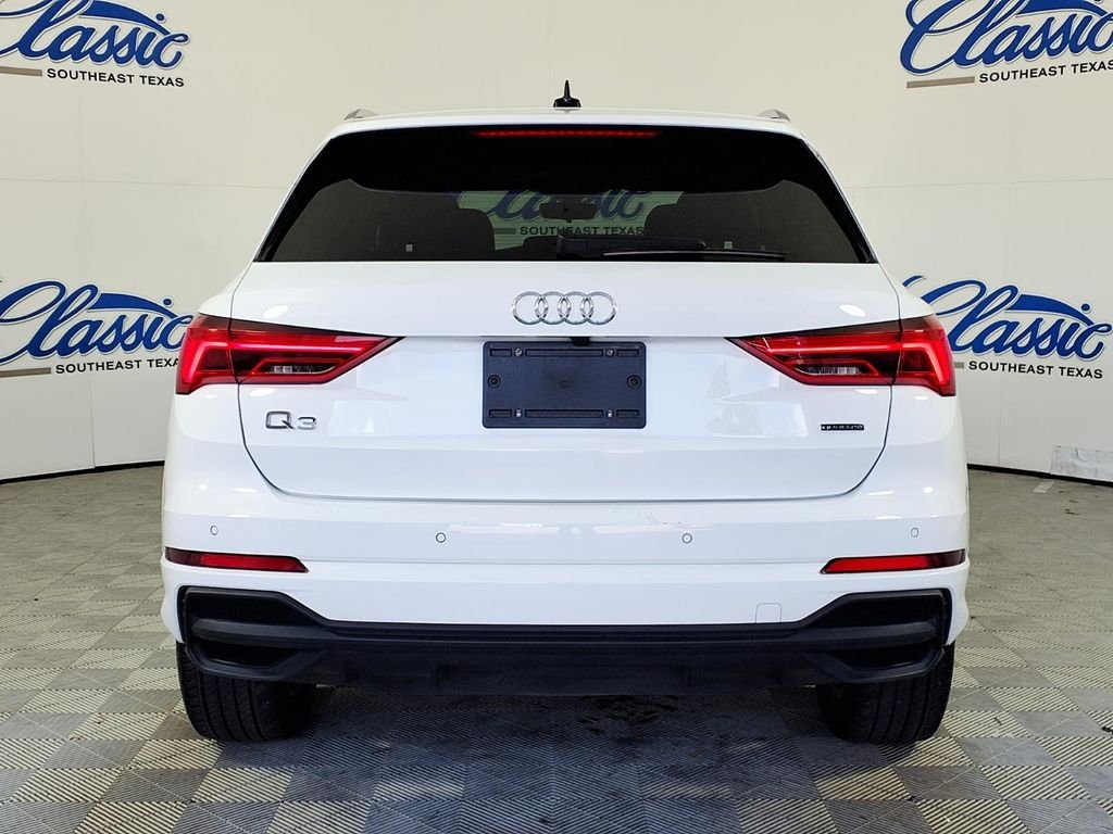 Used 2025  Audi Premium image 4