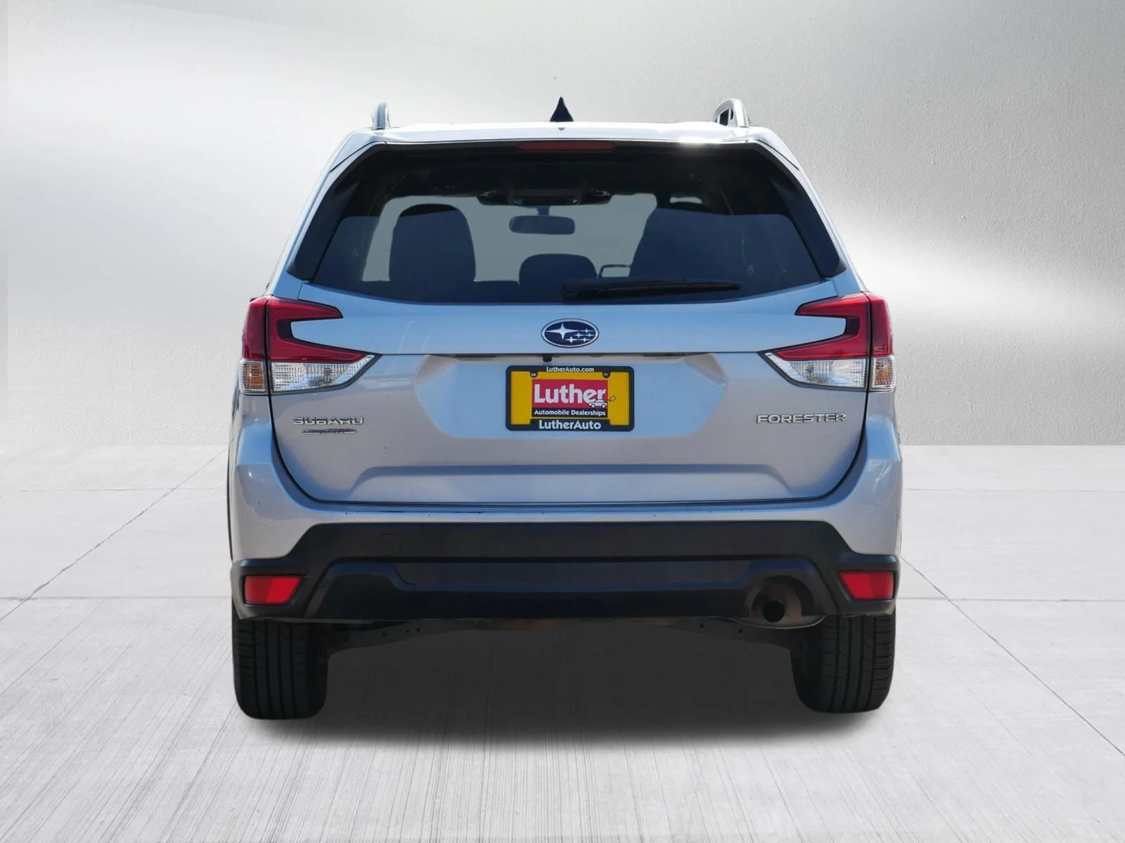 Used 2024 Ice Silver Metallic Subaru Premium image 6