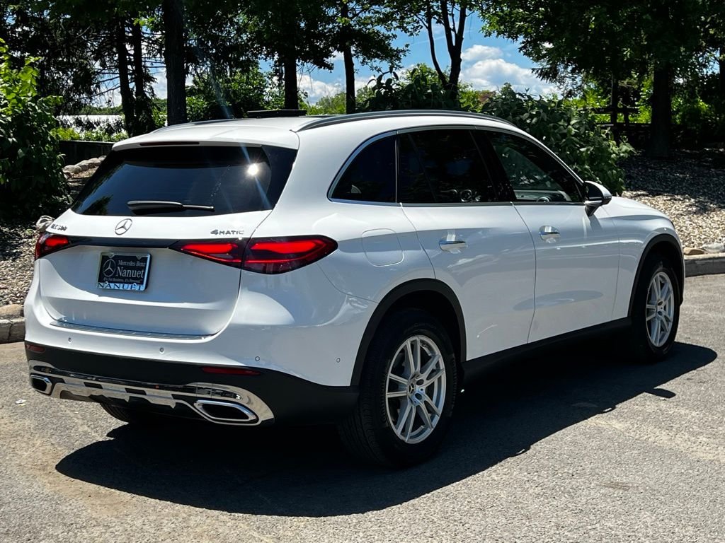 Certified Used 2023 White Mercedes-Benz GLC 300 image 5