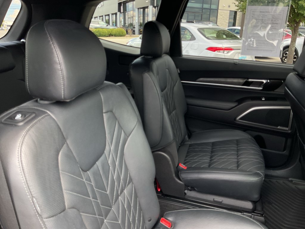 Used 2023 Jungle Green Kia EX X-Line image 14