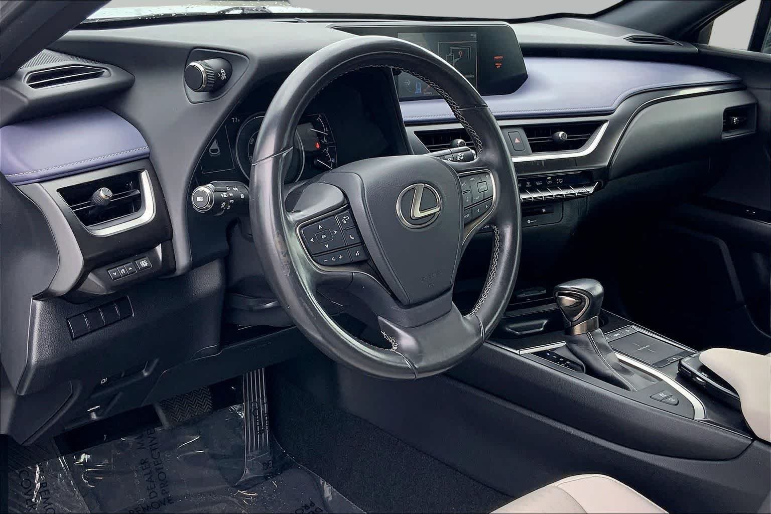Used 2020 Silver Lining Metallic Lexus  image 17