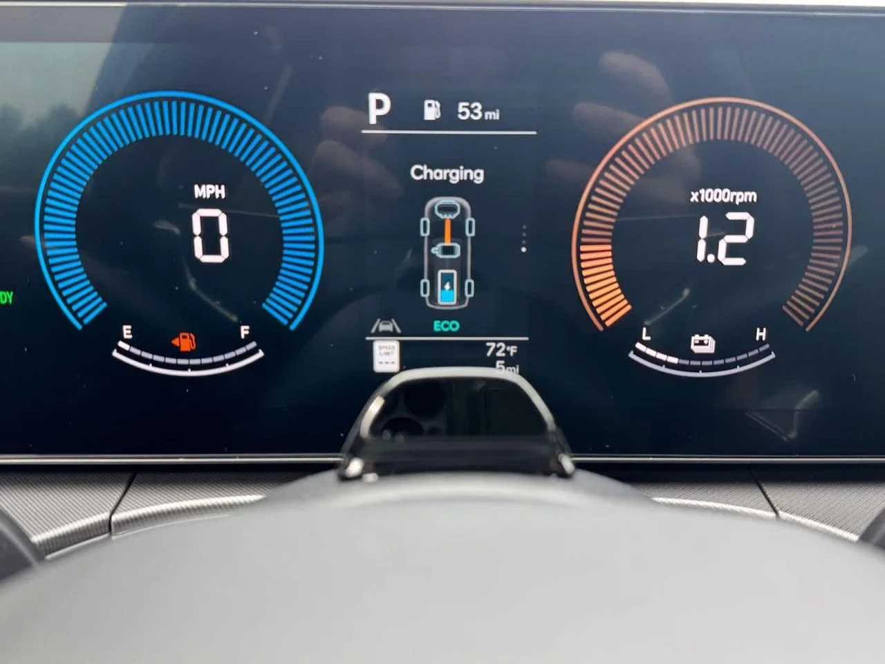 New 2027 White Hyundai SEL image 5