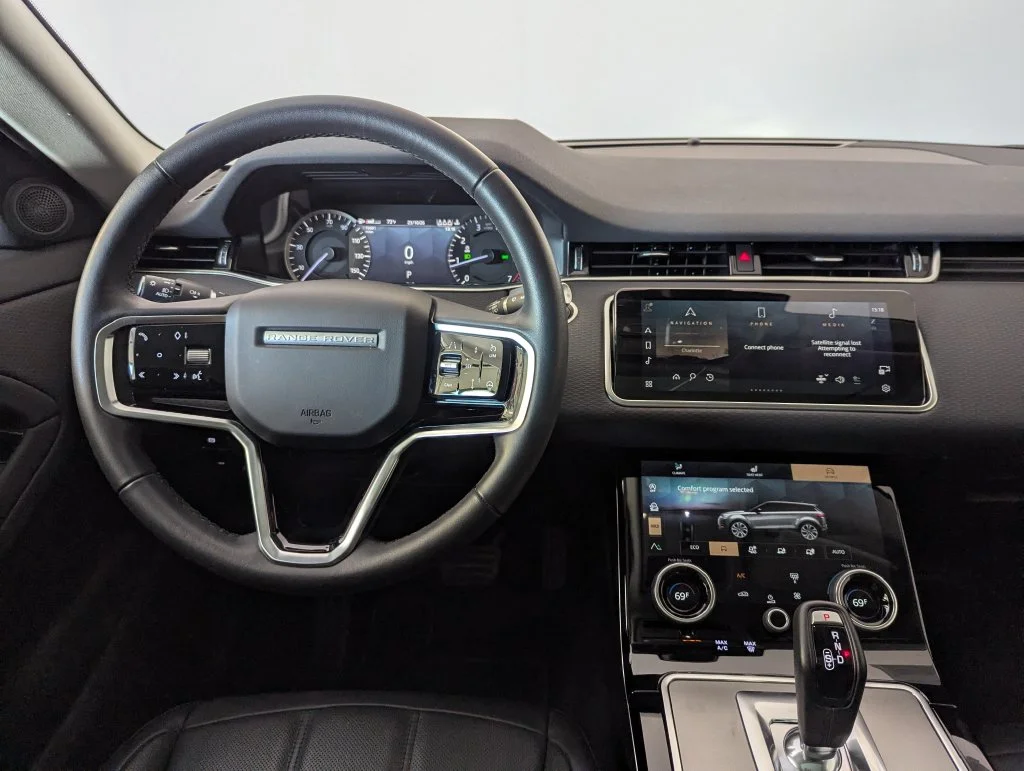 Used 2023 White Land Rover S image 39