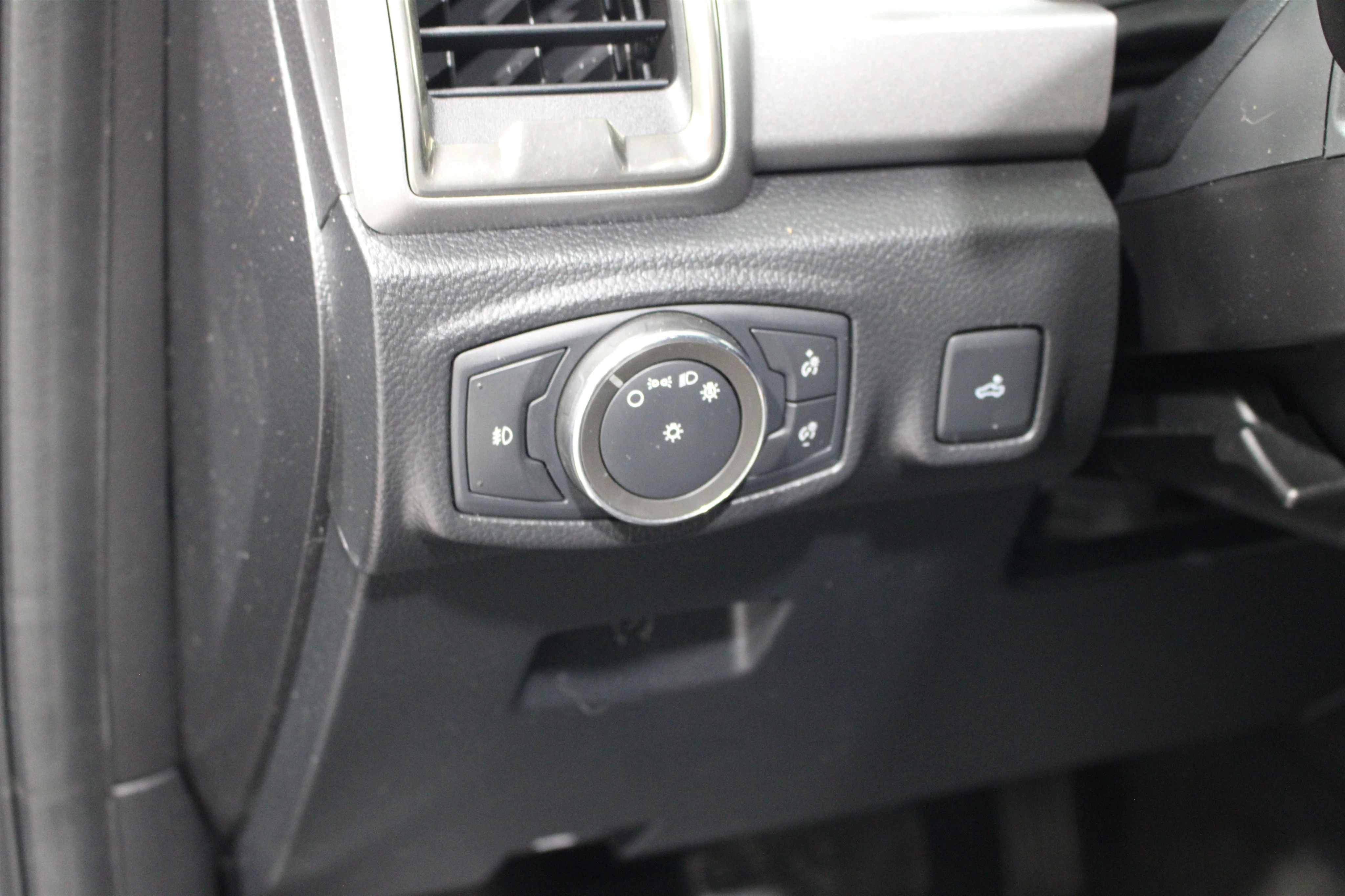 2022 Ford Ranger XLT - Photo 8