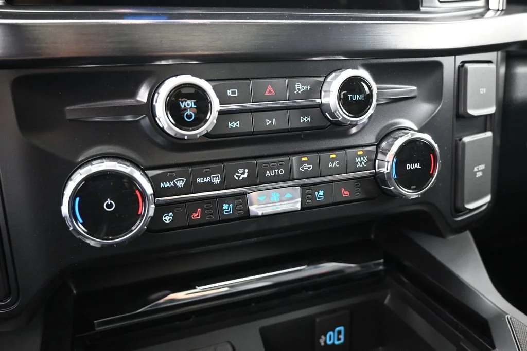 New 2026 Oxford White Ford Lariat image 17