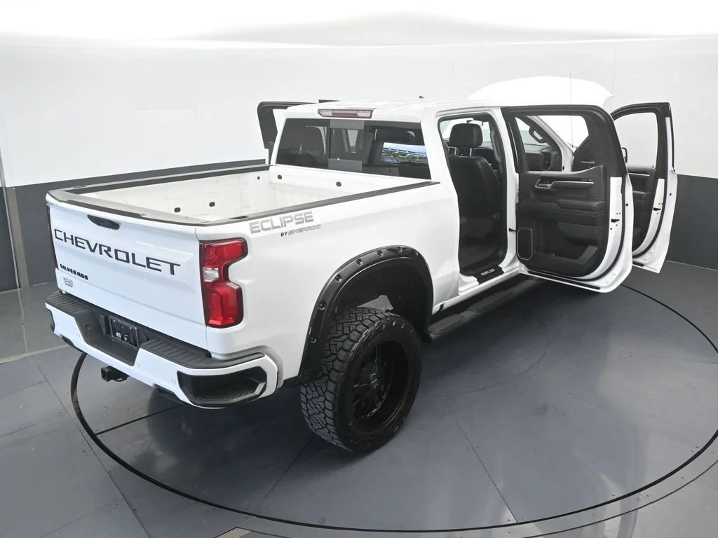 Used 2022 Summit White Chevrolet RST image 74