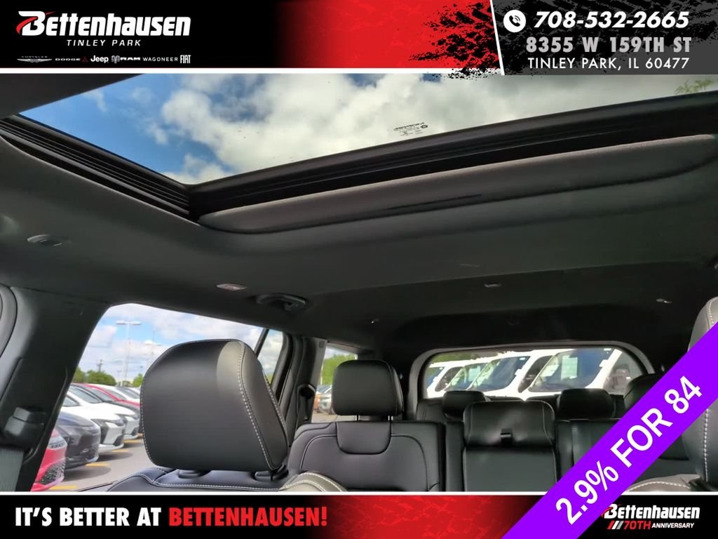 New 2026 Bright White Clear-Coat Exterior Paint Jeep Laredo image 23