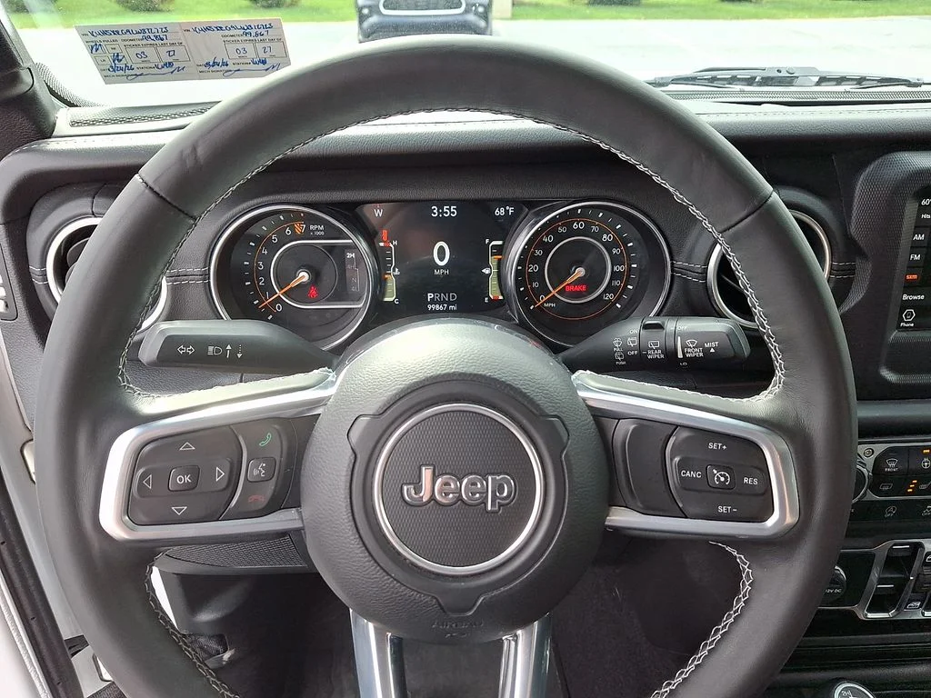 Used 2020 White Jeep Unlimited Sahara image 18