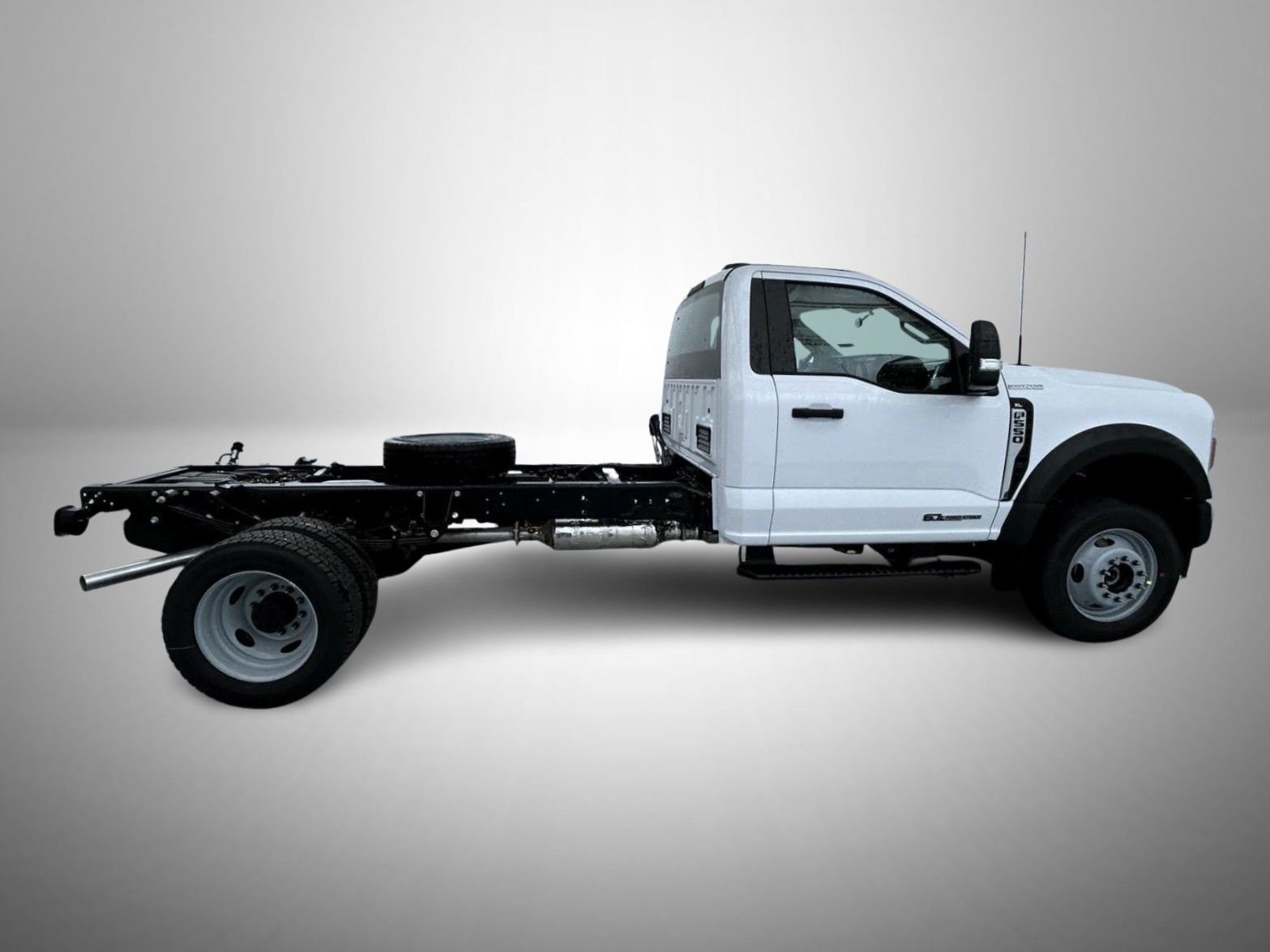2026 Ford F-550 Super Duty Chassis Cab XL