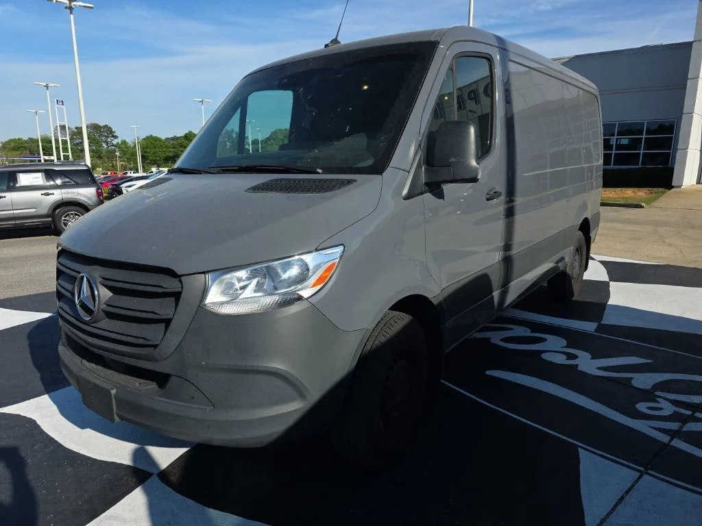 2022 Mercedes-Benz Sprinter 2500 Gas 144 WB's photo