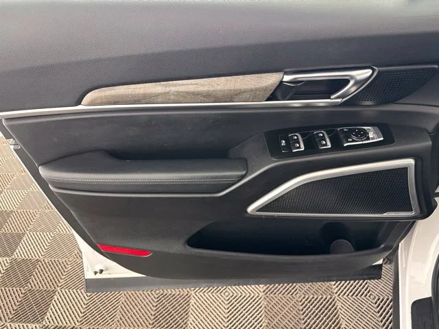 Used 2020 White Kia EX image 20