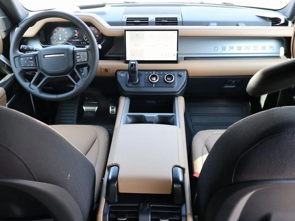 2025 Land Rover Defender V8 - Photo 14