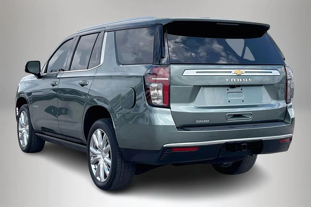 Used 2023 Green Chevrolet High Country image 4