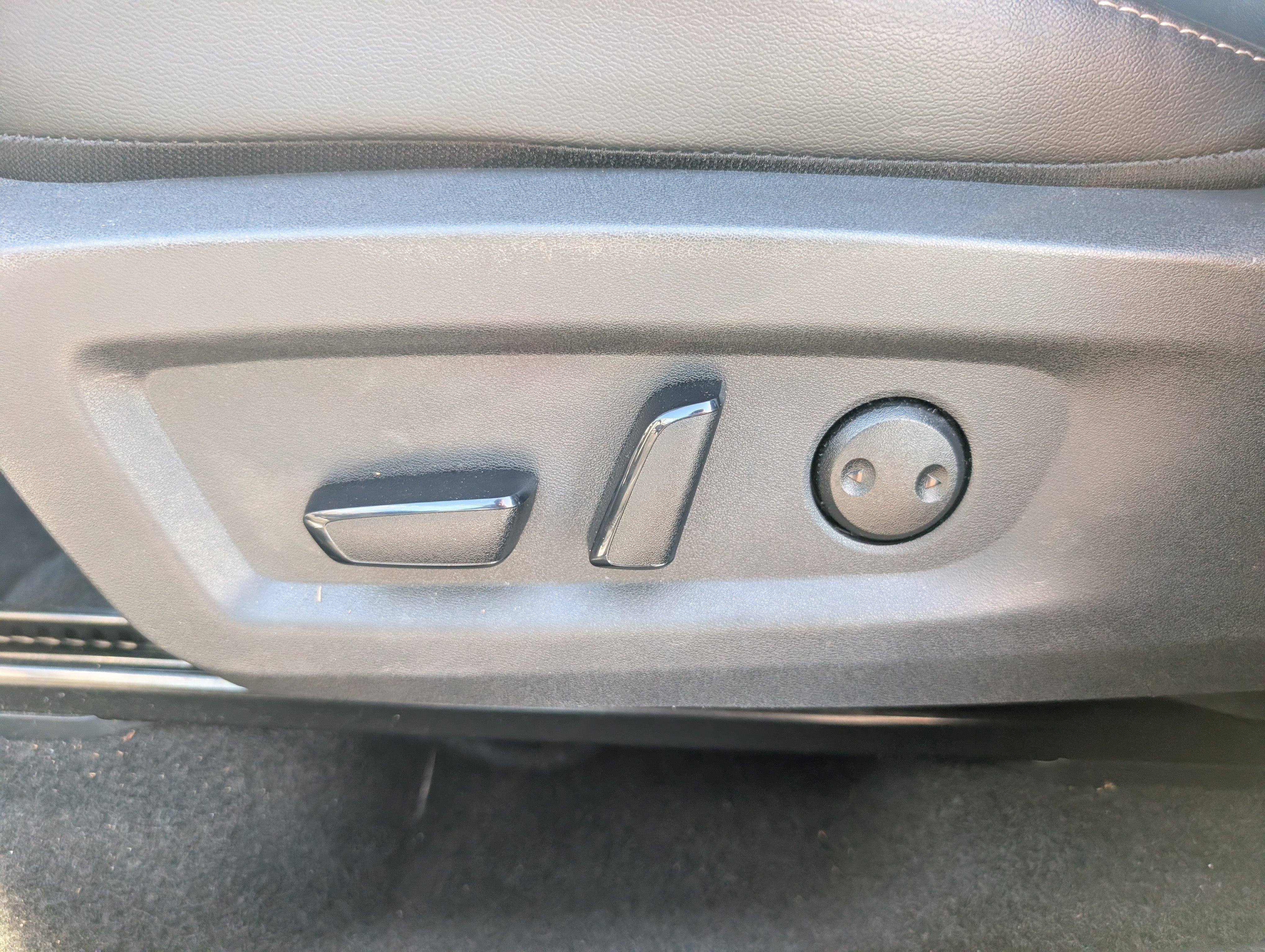 Used 2025 Gun Metallic Nissan SV image 16