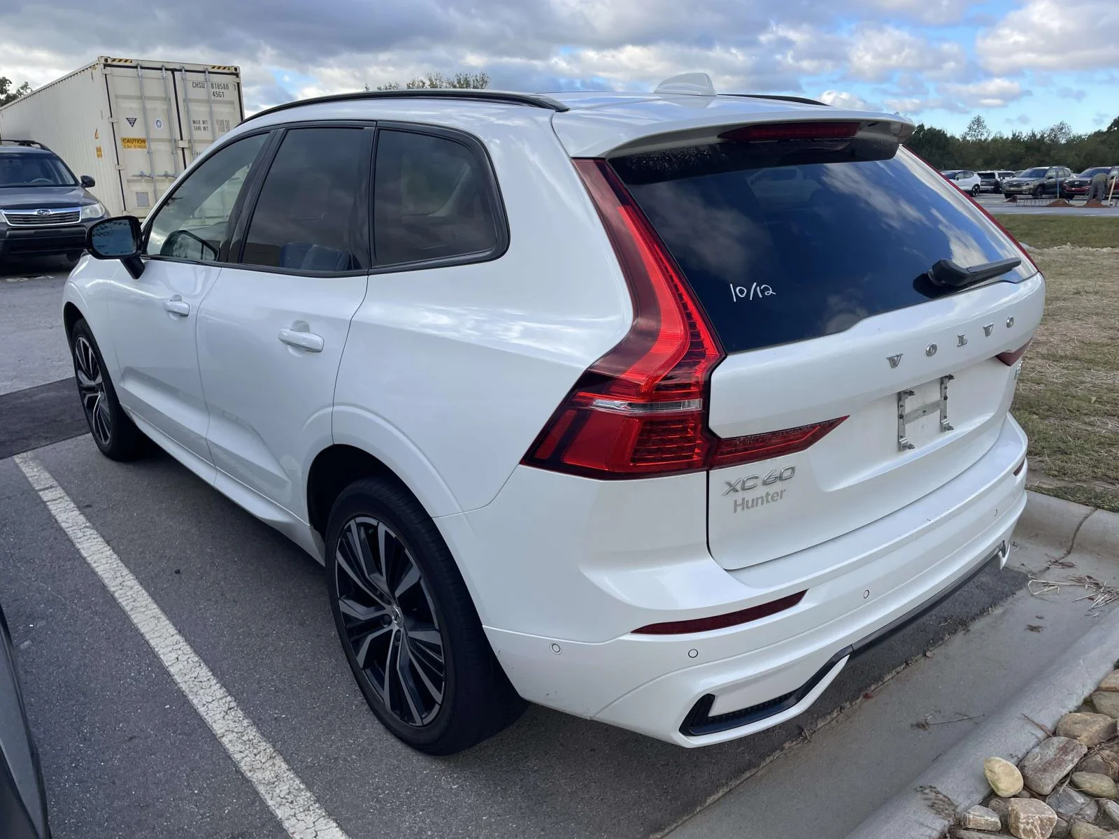 Used 2024 Crystal White Metallic Volvo Ultimate Dark Theme image 3