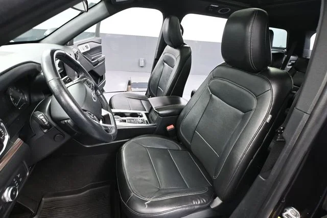 Used 2020 Black Ford Limited image 19