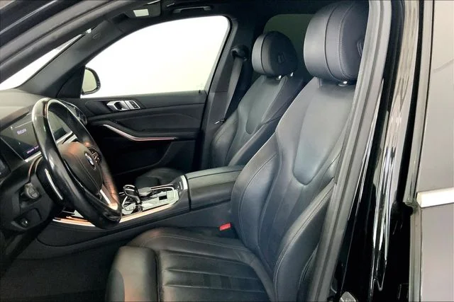 Used 2019 Black BMW xDrive40i image 11