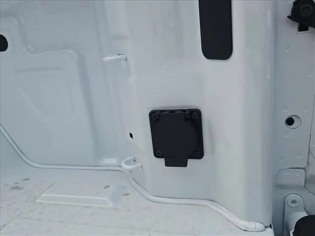 New 2026 Summit White Chevrolet WT image 28