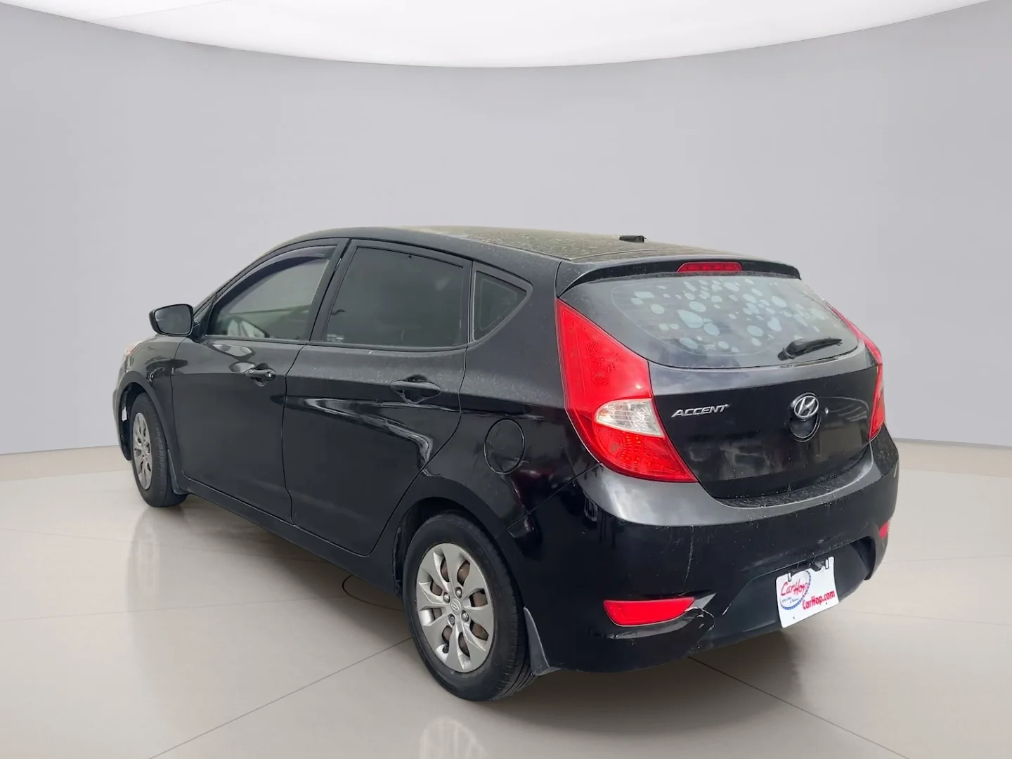 Used 2016 Black Hyundai SE image 4
