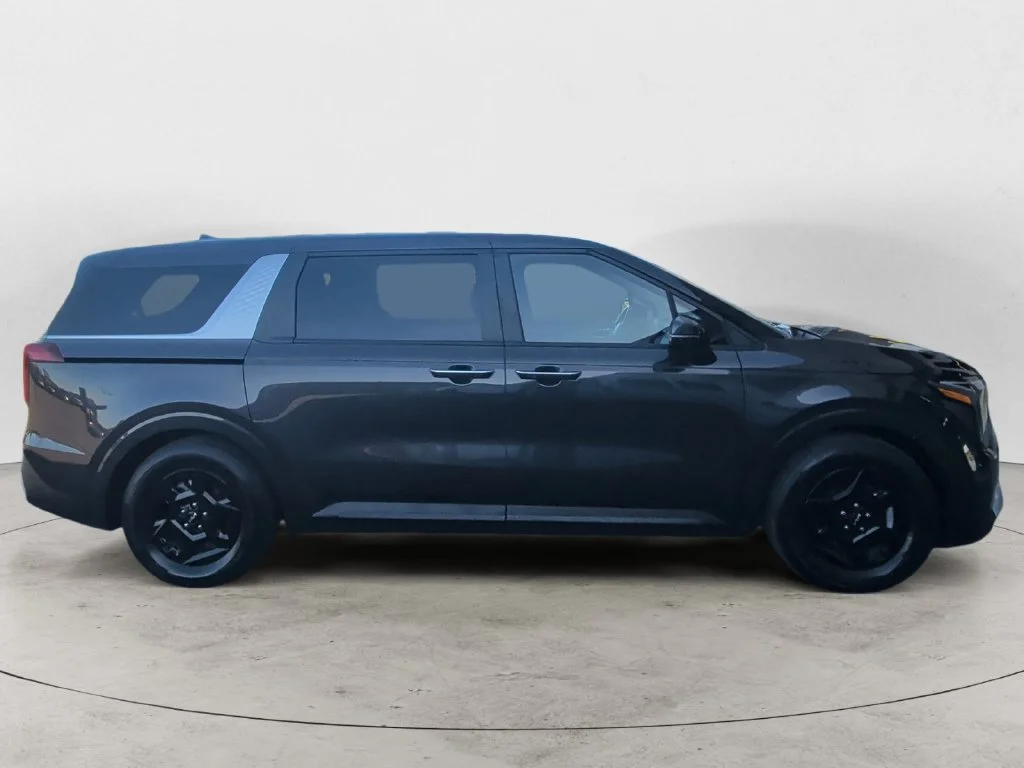 Used 2025 Gray Kia LXS image 7