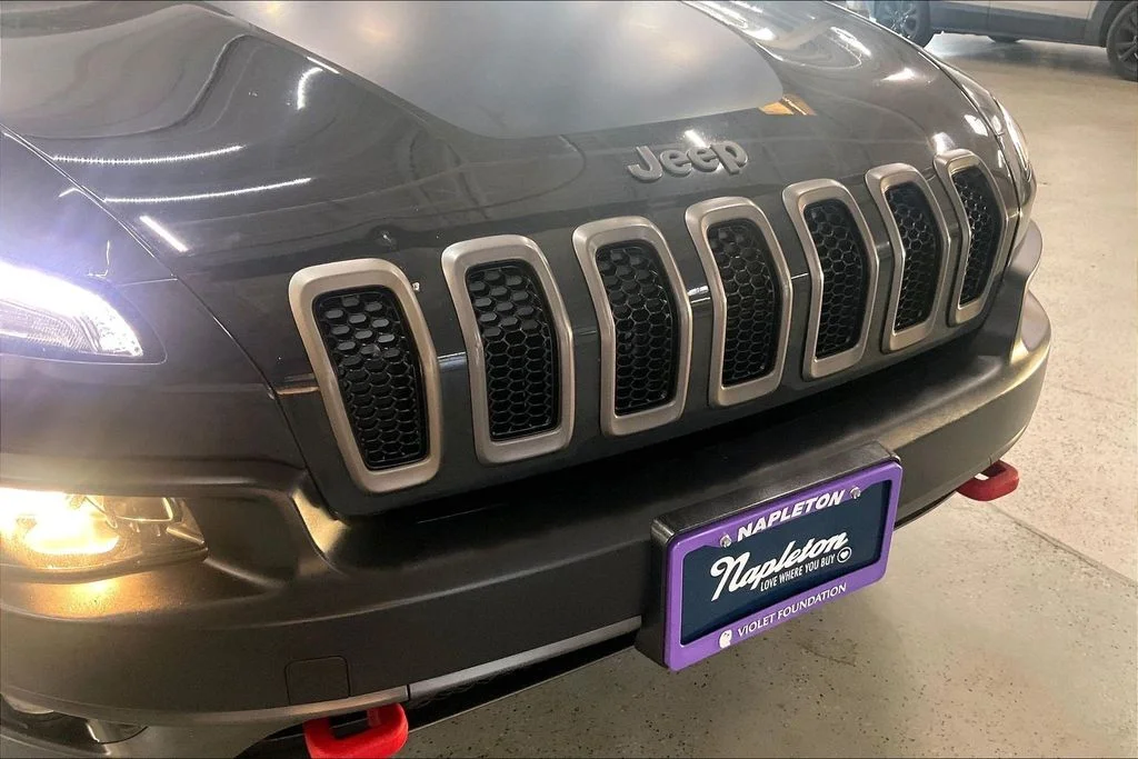 Used 2016 Black Jeep Trailhawk image 31