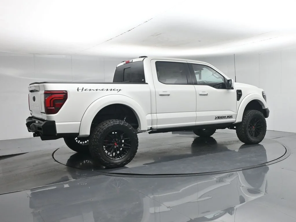New 2026 Star White Metallic Tri-Coat Ford Lariat image 31