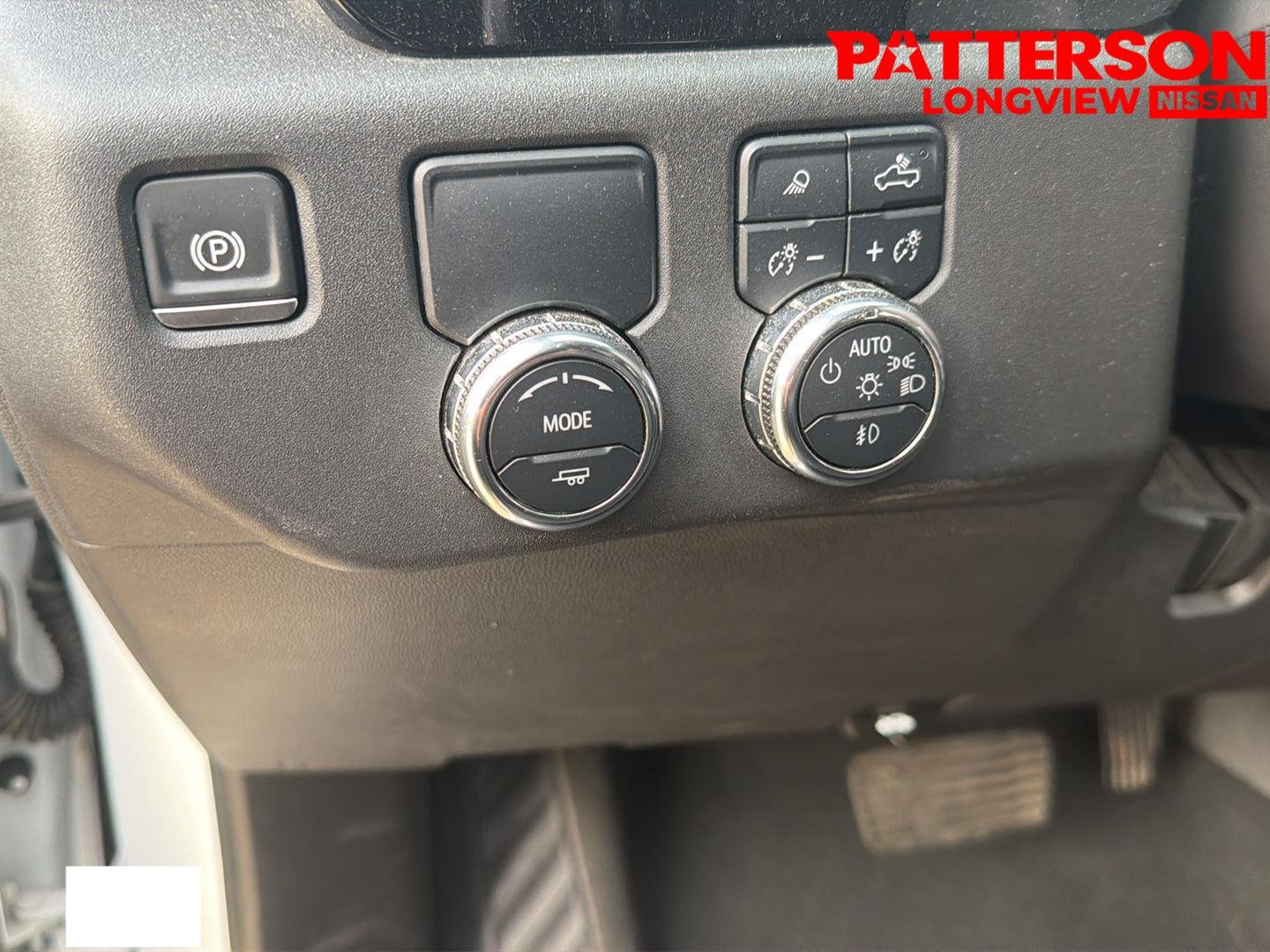 Used 2025 Summit White GMC SLT image 9