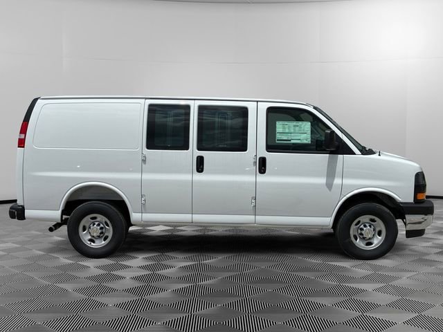 2026 Chevrolet Express Cargo Work Van - Photo 6