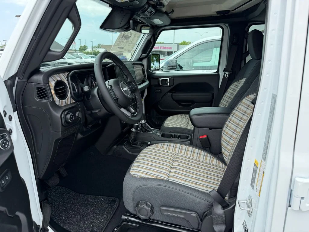 New 2026 White/off-white Jeep 85th Anniversary Edition image 27