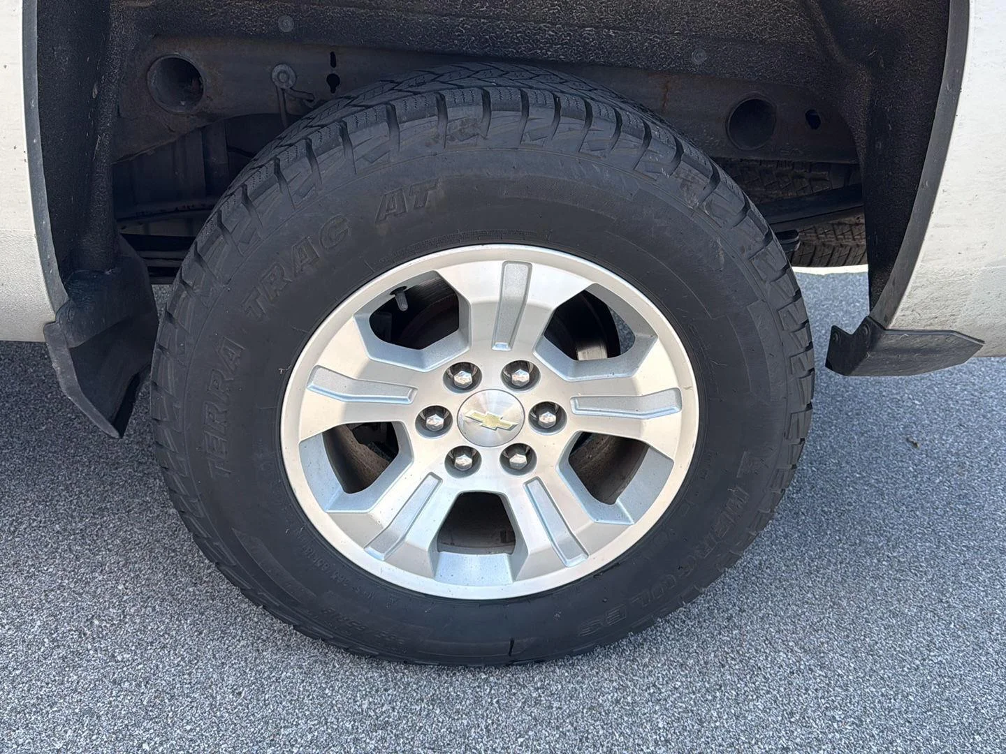 Used 2018 Silver Ice Metallic Chevrolet LT image 16