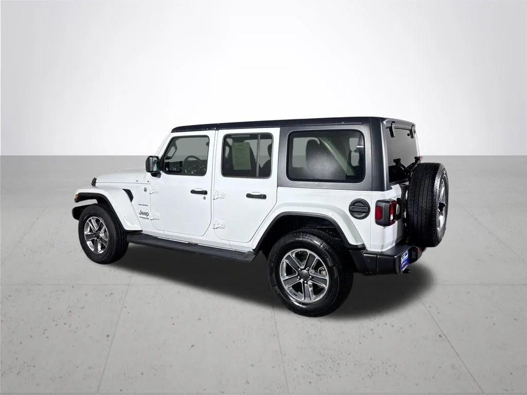 Used 2021 White Jeep Unlimited Sahara image 8