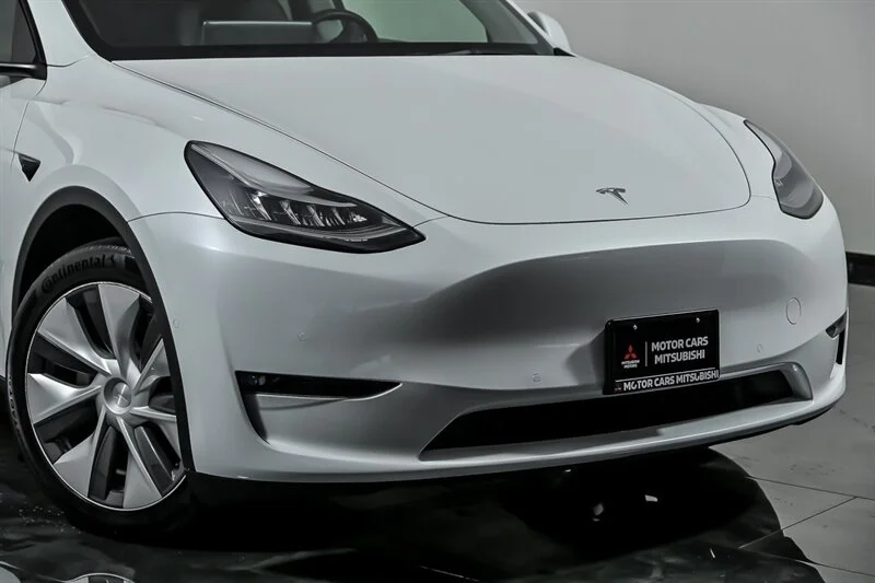 Used 2021 Tesla Model Y Long Range with VIN 5YJYGDEE2MF225246 for sale in Aurora, IL