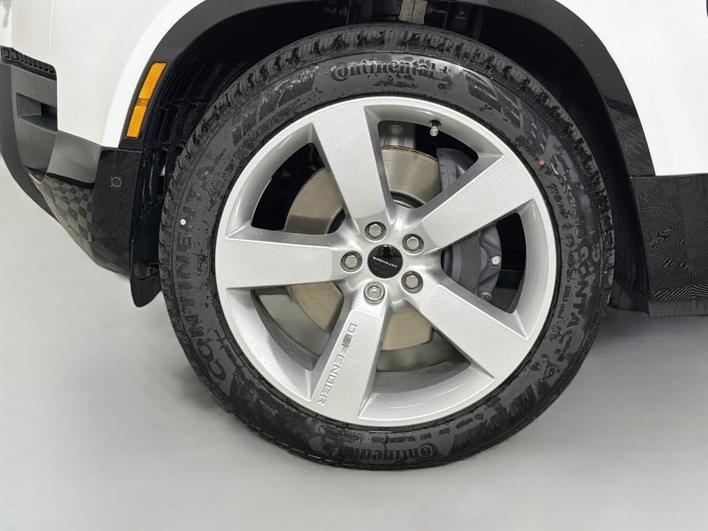 New 2026 Fuji White Land Rover X-Dynamic SE image 33
