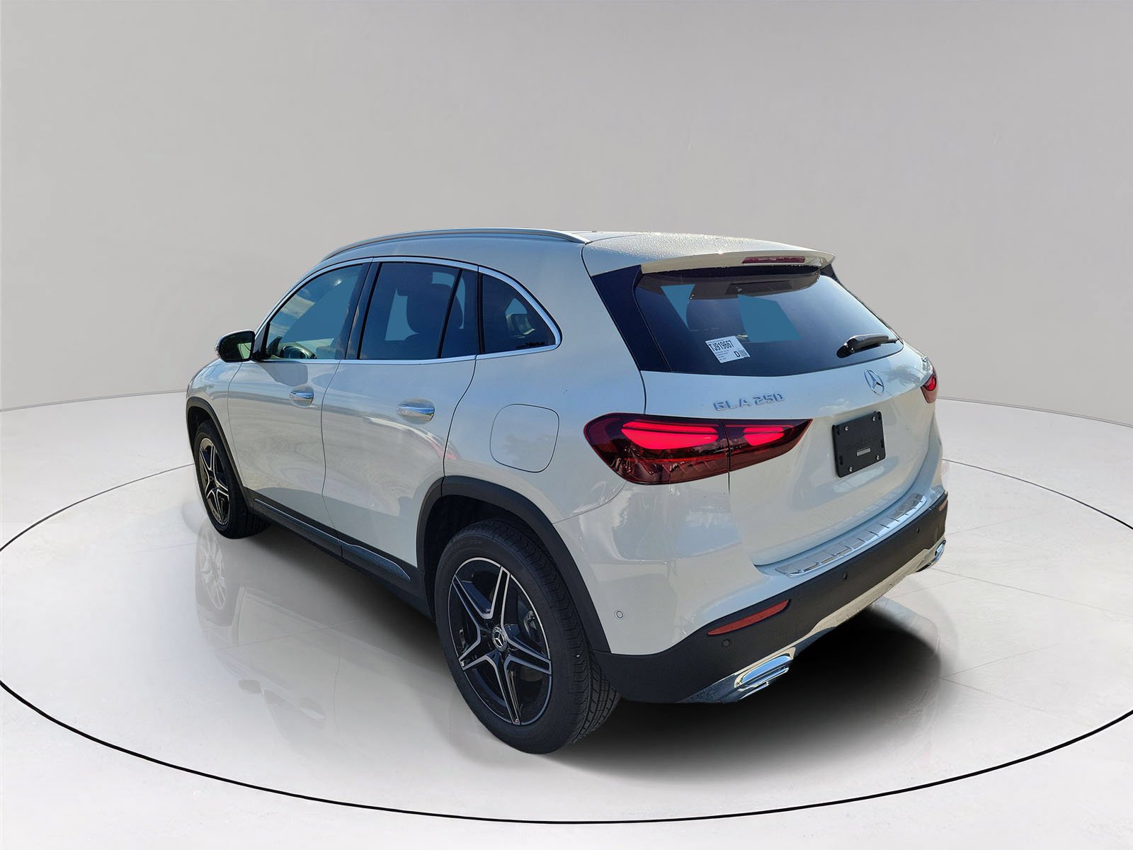 New 2026 Polar White Mercedes-Benz GLA 250 image 33