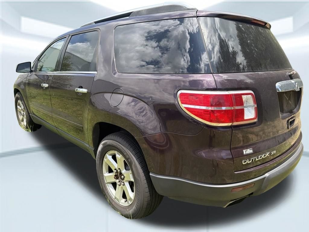 Used 2008 Red Saturn XR image 17