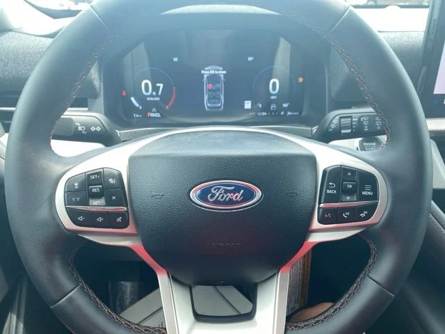 New 2026 Space White Metallic Ford Active image 17